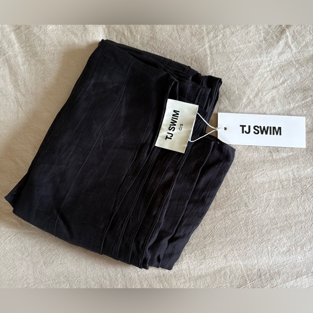 TJ SWIM Black wrap NWT